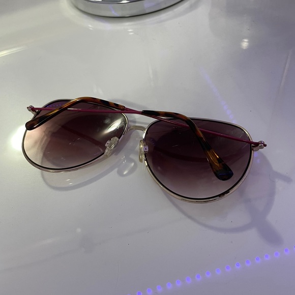Aviator sunglasses! - Picture 2 of 2